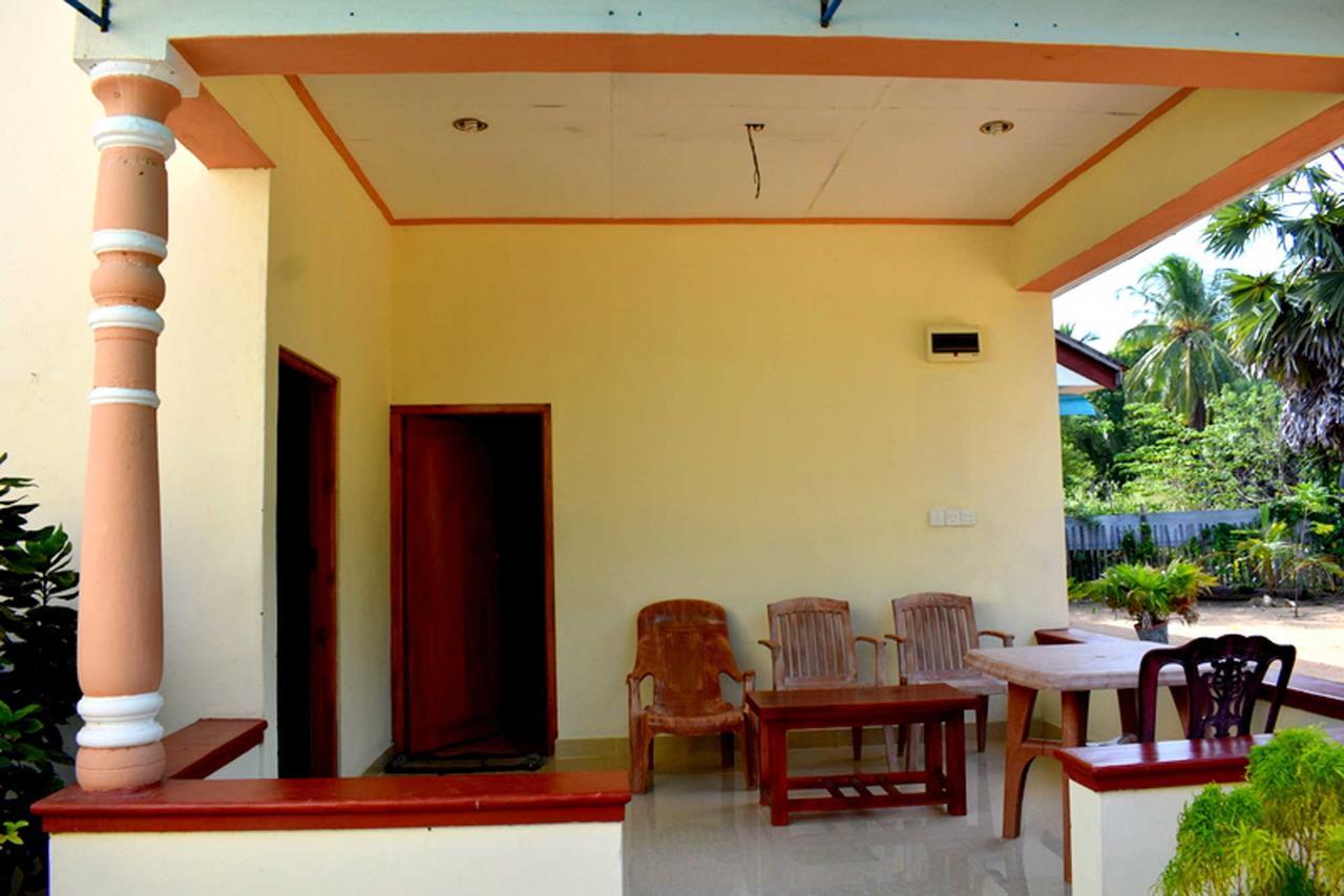 Yaswi Guest House Passikudah Bagian luar foto