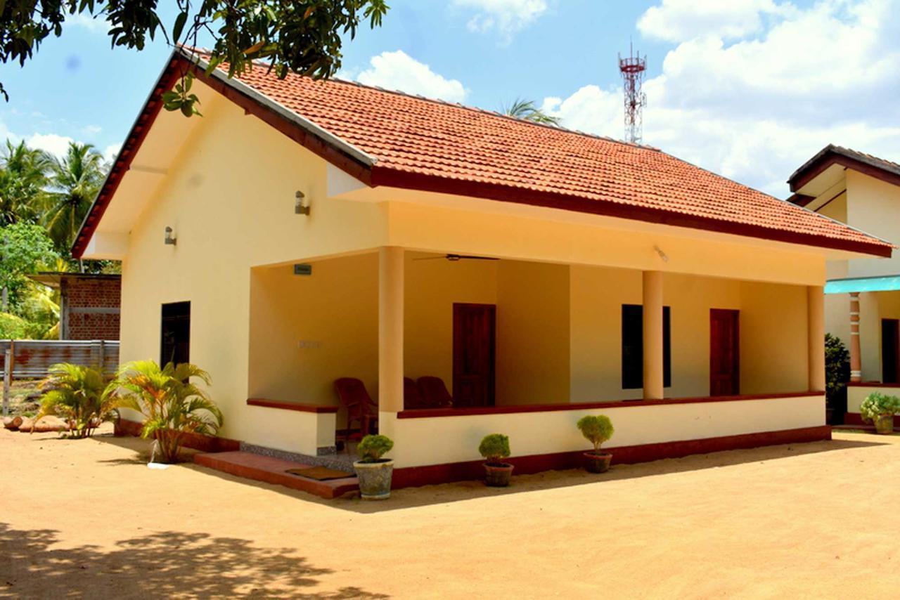 Yaswi Guest House Passikudah Bagian luar foto