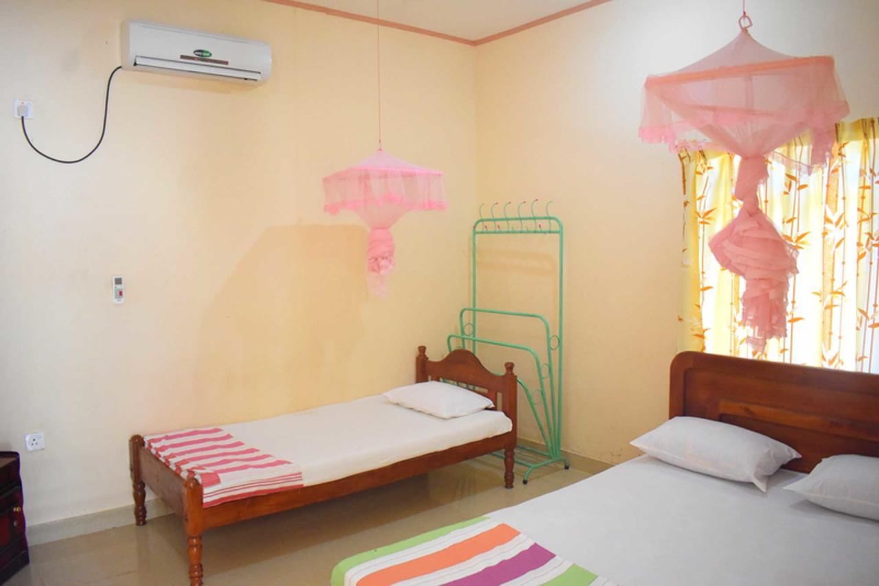 Yaswi Guest House Passikudah Bagian luar foto