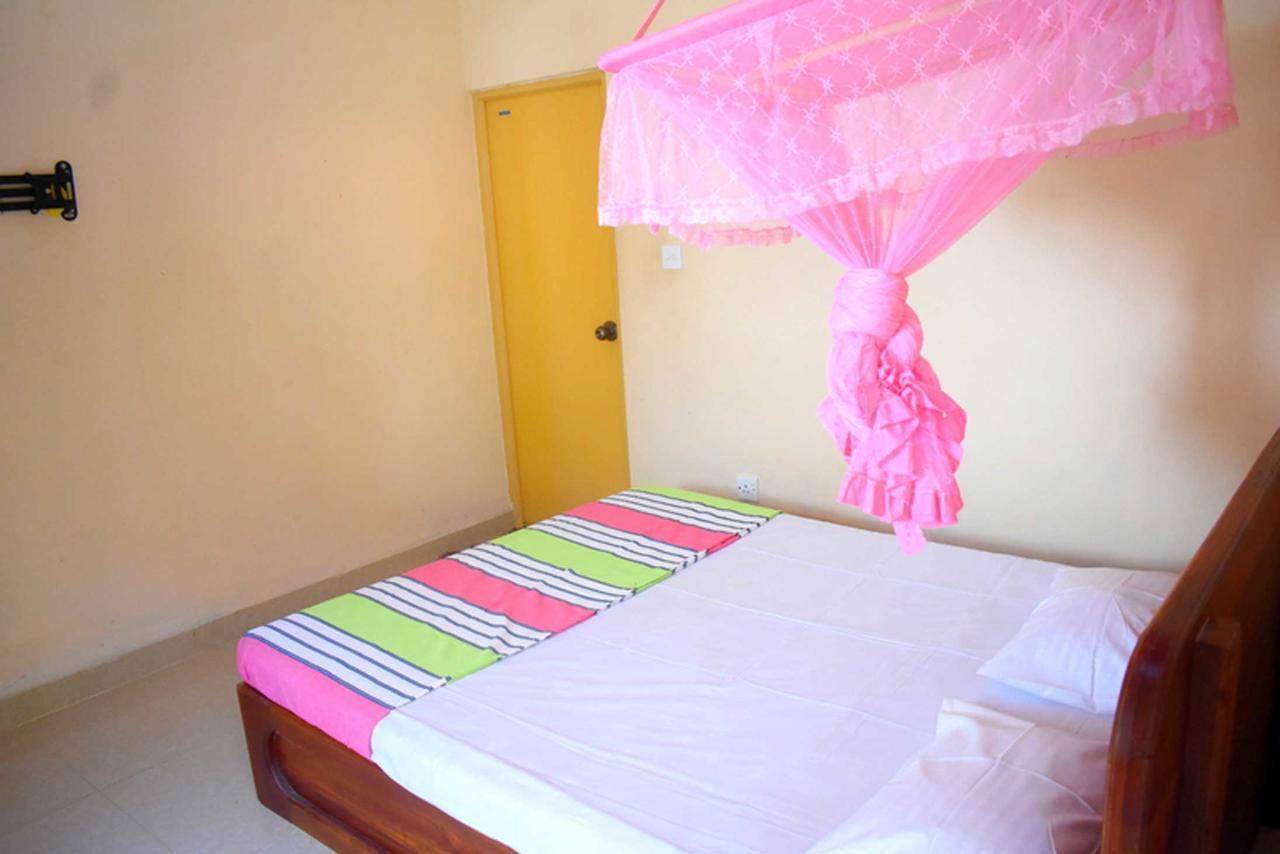 Yaswi Guest House Passikudah Bagian luar foto