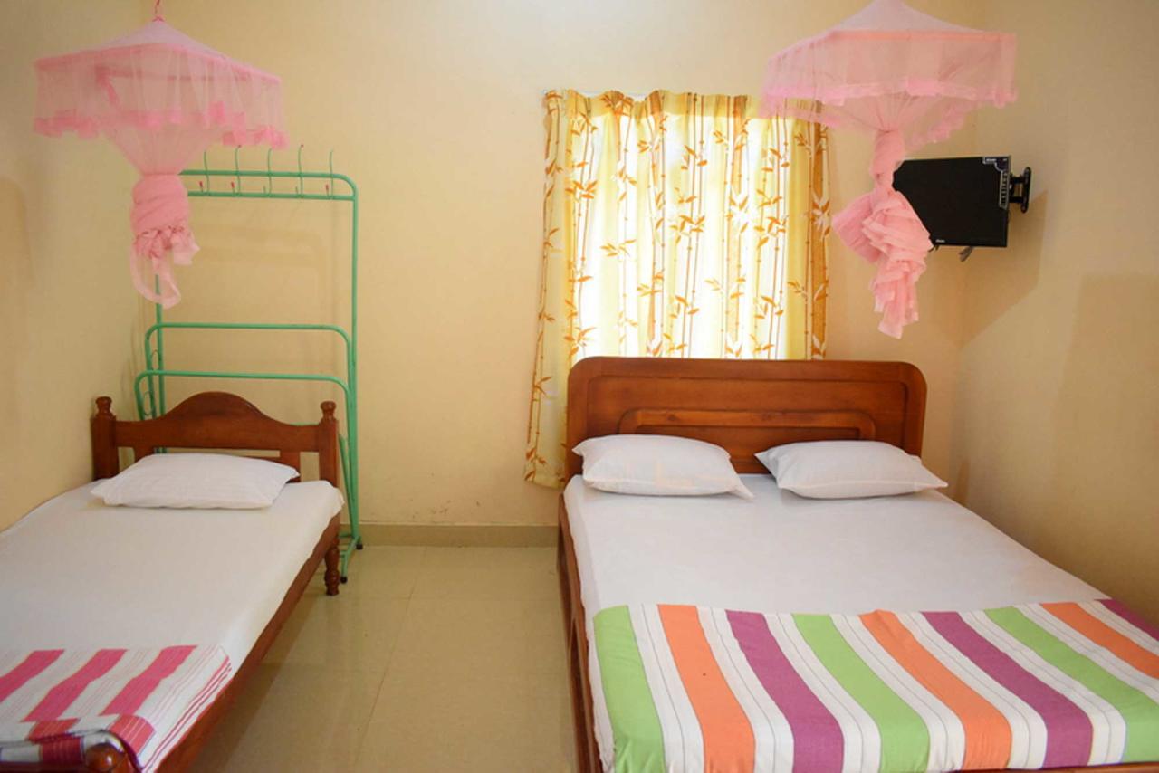 Yaswi Guest House Passikudah Bagian luar foto