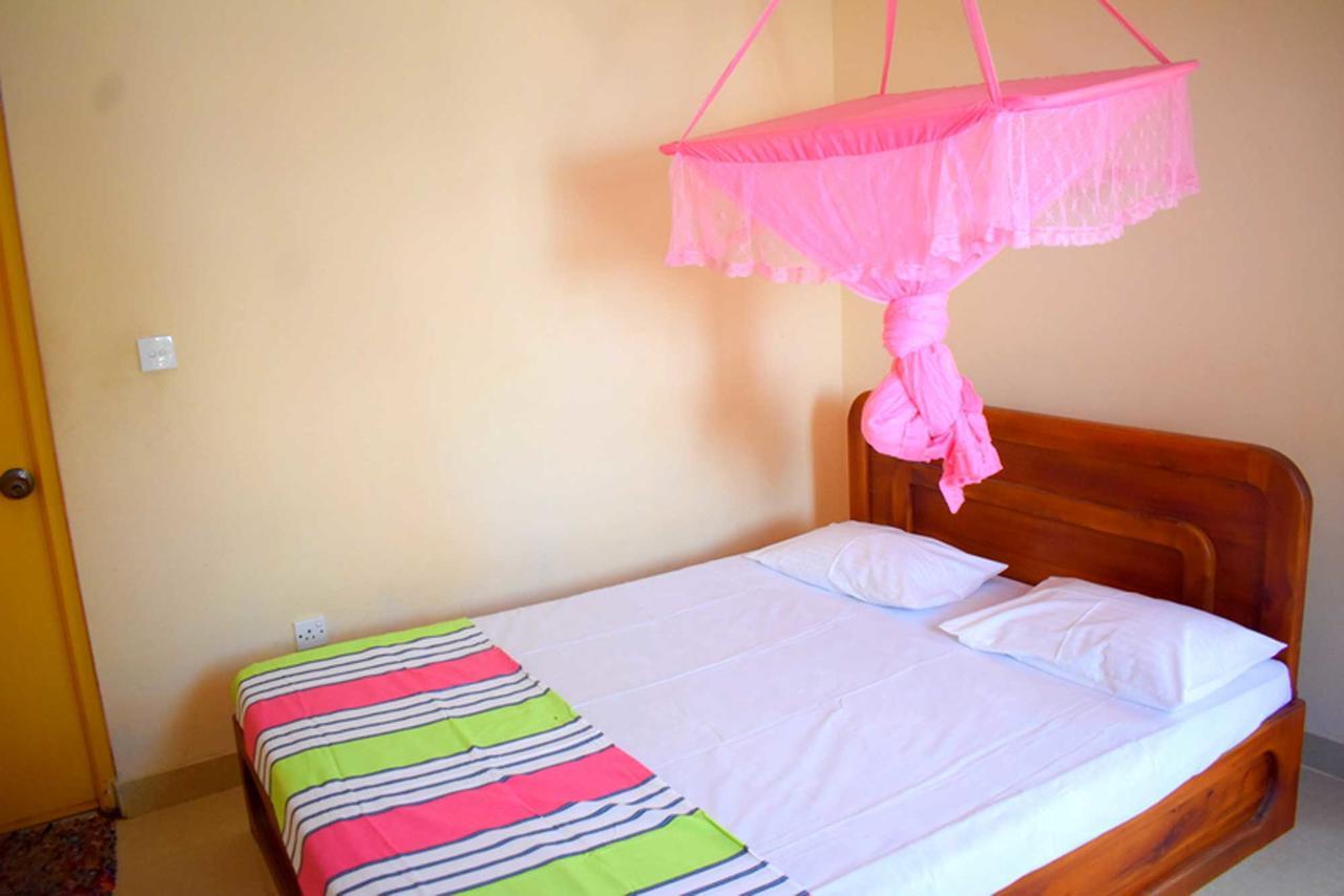 Yaswi Guest House Passikudah Bagian luar foto