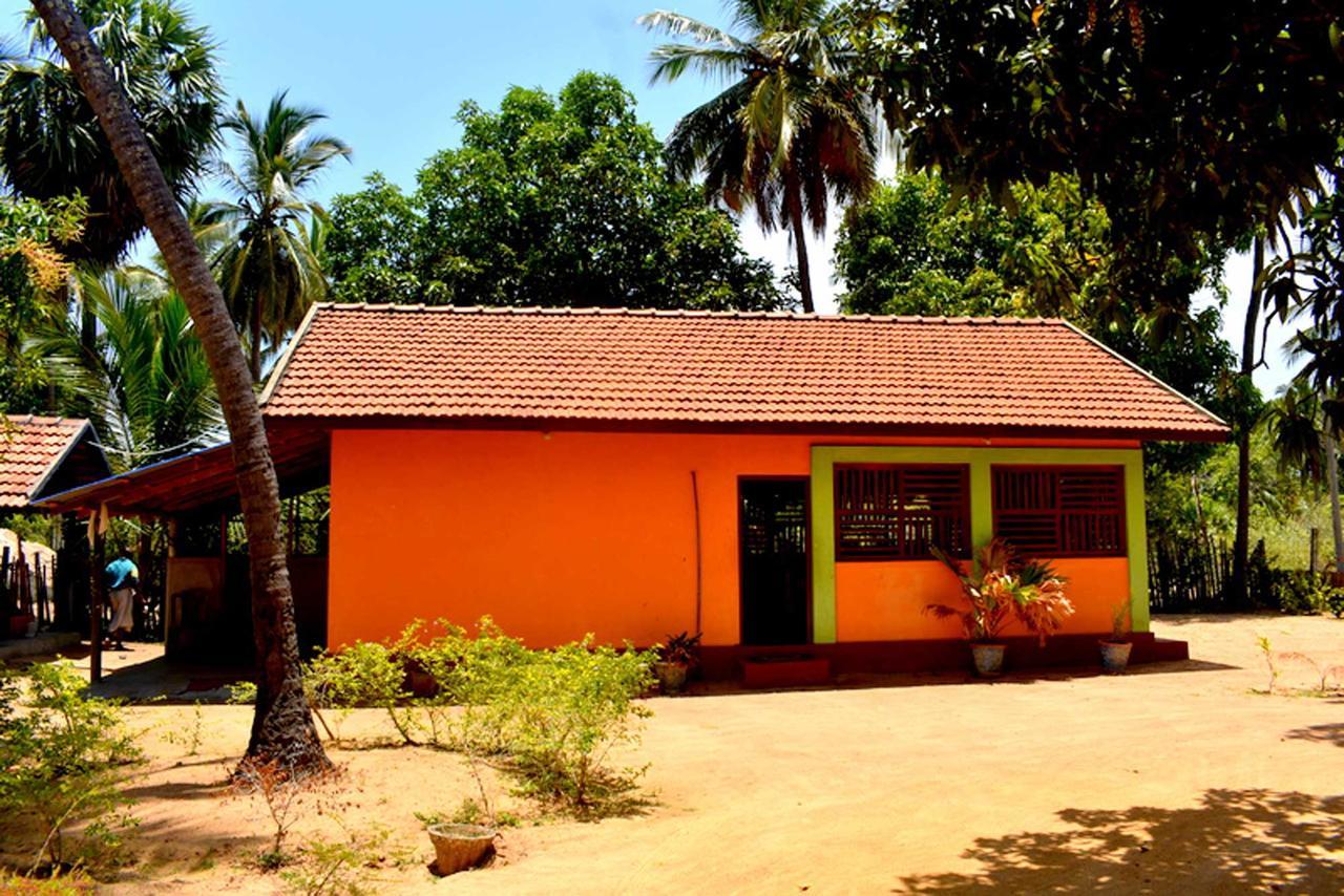 Yaswi Guest House Passikudah Bagian luar foto