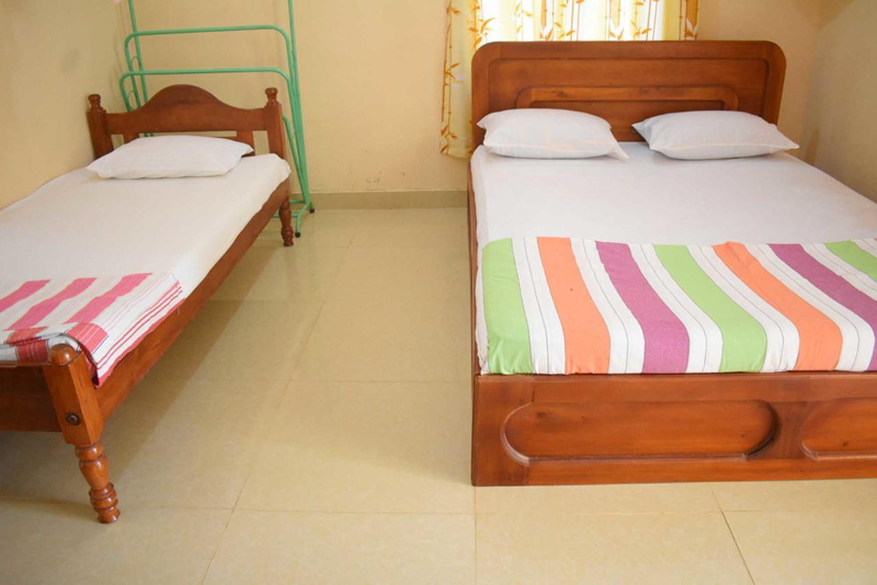 Yaswi Guest House Passikudah Bagian luar foto
