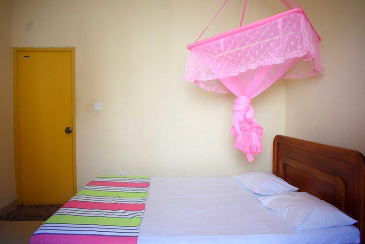 Yaswi Guest House Passikudah Bagian luar foto