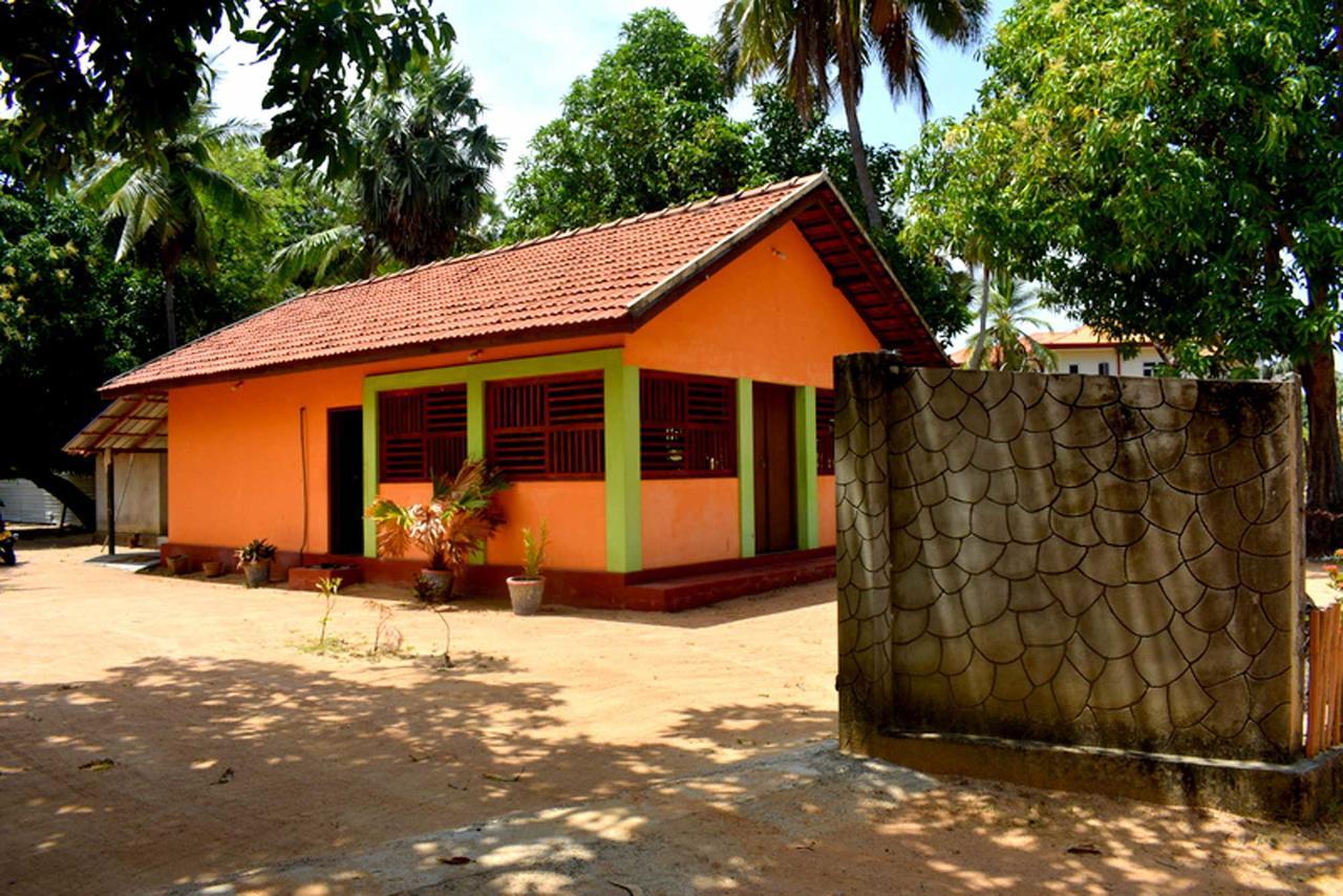 Yaswi Guest House Passikudah Bagian luar foto